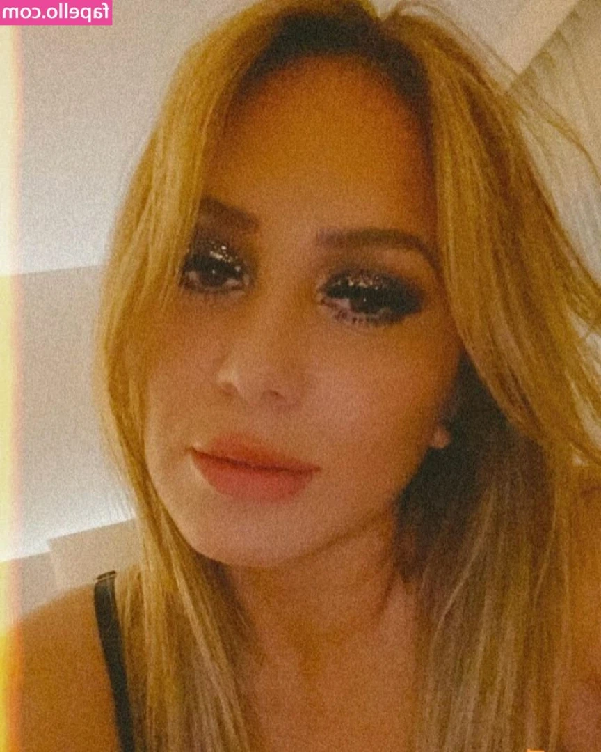 Karina La Princesita [ karina-la-princesita ] - It feels so good, I can't not to roll up my eyes because of joy. 😊