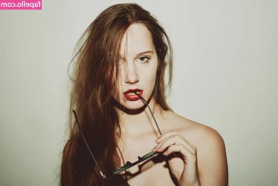 invaklina - Tape can be great outfit on my body