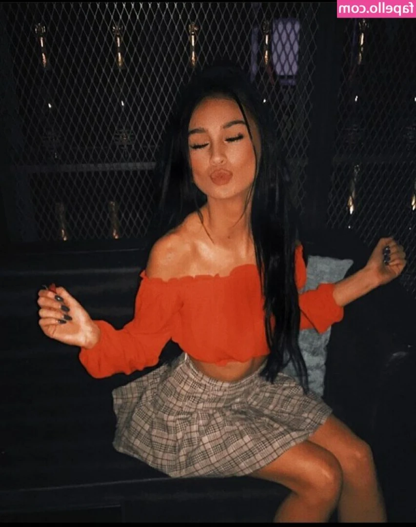 Mia Budaris [ mia-budaris ] - What do you guys wanna see more off on here, most off the top % are