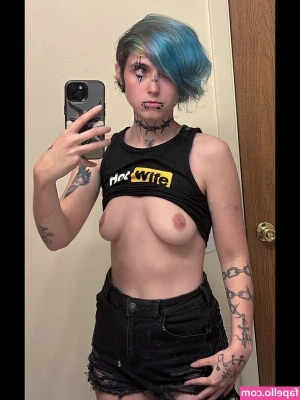 Britheemo87 [ britheemo87-1 ] - https://onlyfans.com/12996460/kristieconner
