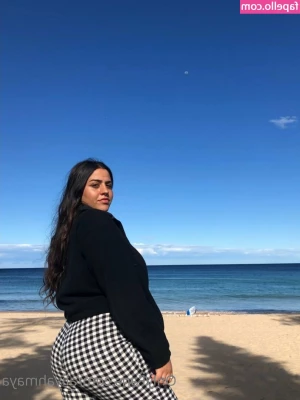 aliyahmaya - Little bit of a strip tease for u baby