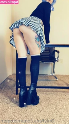 motogem - Hi sluts   Daddy deserves everything   Stroke  Send  Repeat   It s