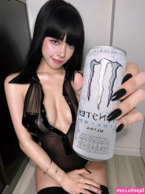 Pattaraporn - If you’re hard and scrolling, send and approach loser. Don’t