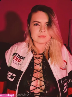 lil_lexii [ lil-lexii-3 ] - What would you say if you walked in on me like this?! 😝