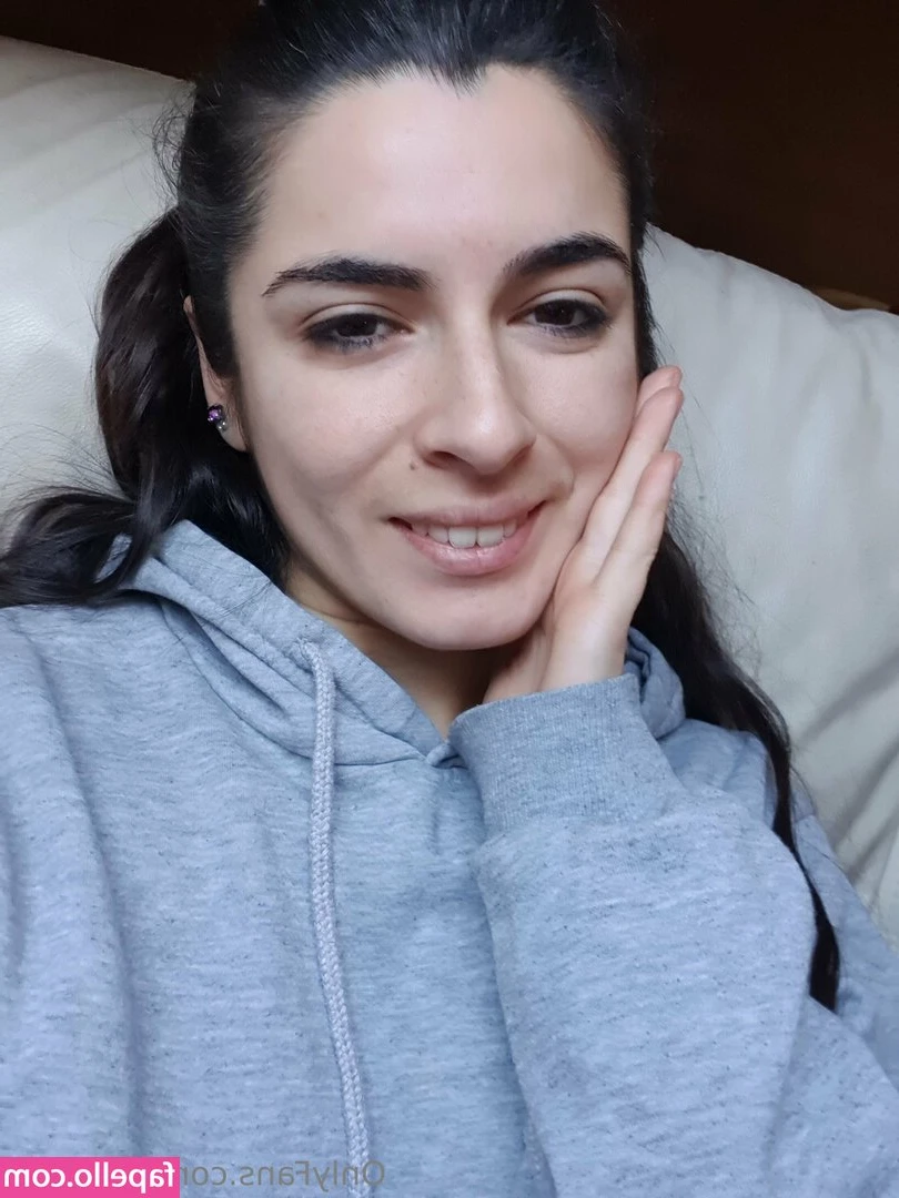 Nalabam - 📷 x5  Day 2: Making "fuck me" faces 🤤, plus that one 🍑 pic