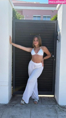 giulia_valenti.54 [ giulia-valenti-54 ] - Damn. I make myself horny just going thru my pics 🤷‍♀️🥵