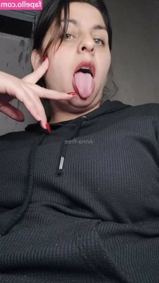 kitaana - Hit like if you would take a lick 👅