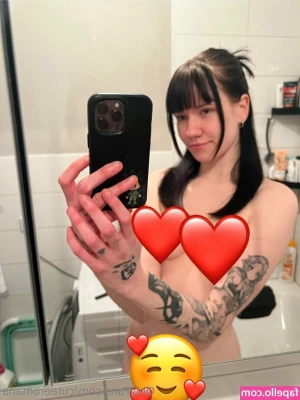 cuteeromana - Are you trying to fuck mommy in her ass? TIP $10 for a HOT LONG VOICE