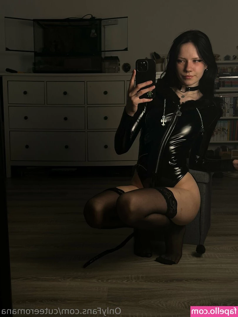 cuteeromana - She knows how to get me instantly wet 🥰
