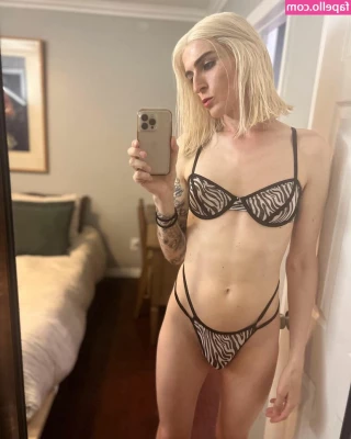 gigifromla - I love how mesh looks on me. 😳 and tomorrow it’s gonna get even