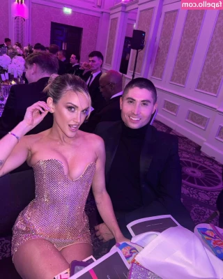 Ashley Roberts [ ashley-roberts ] - Conigliette sexy ne abbiamo? 💦💦💦💦❤️🔞 Cosa