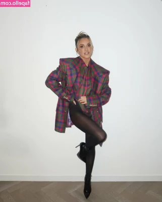 Ashley Roberts [ ashley-roberts ] - PLEASE help my page by interacting with posts. There are a LOT of you