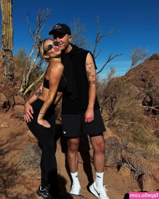 Ashley Roberts [ ashley-roberts ] - I NEED HELP  Please comment or DM more live stream ideas!   Also if