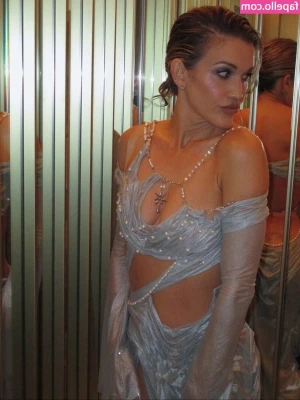 Ashley Roberts [ ashley-roberts ] - Summer heat