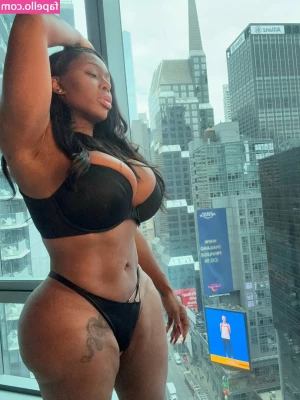 tssexykayla - Getting some sun ☀️