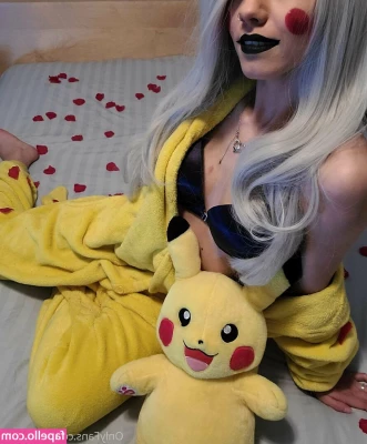 jayyvonly - Le calze velate ti mandano fuori di testa si sa.