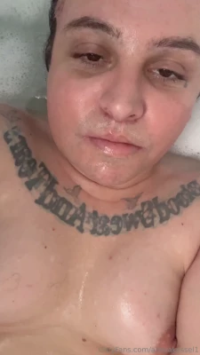 alexiakessel1 - Hey   what do y all want to see on my page