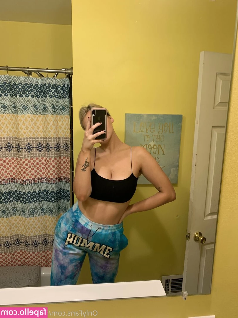 mollyomaliamollyomaliaaa - Baby   how horny I am