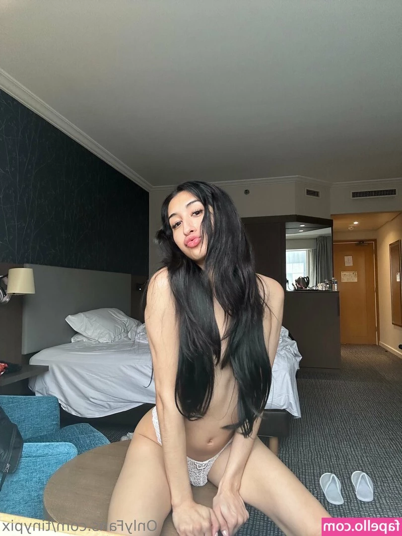 tinypix - Something wrong with me today, I cannot cum for the life of me. Smh