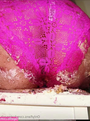 Kate Nash [ kate-nash ] - Can you help me with the soap? 💦😉