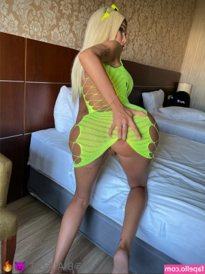 Bia Khalifa [ bia-khalifa ] - Just getting dressed for the day