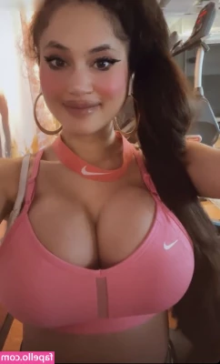 F3ckdolllucy - Deux déesses prêtes à vous faire subir nos envies les plus folles