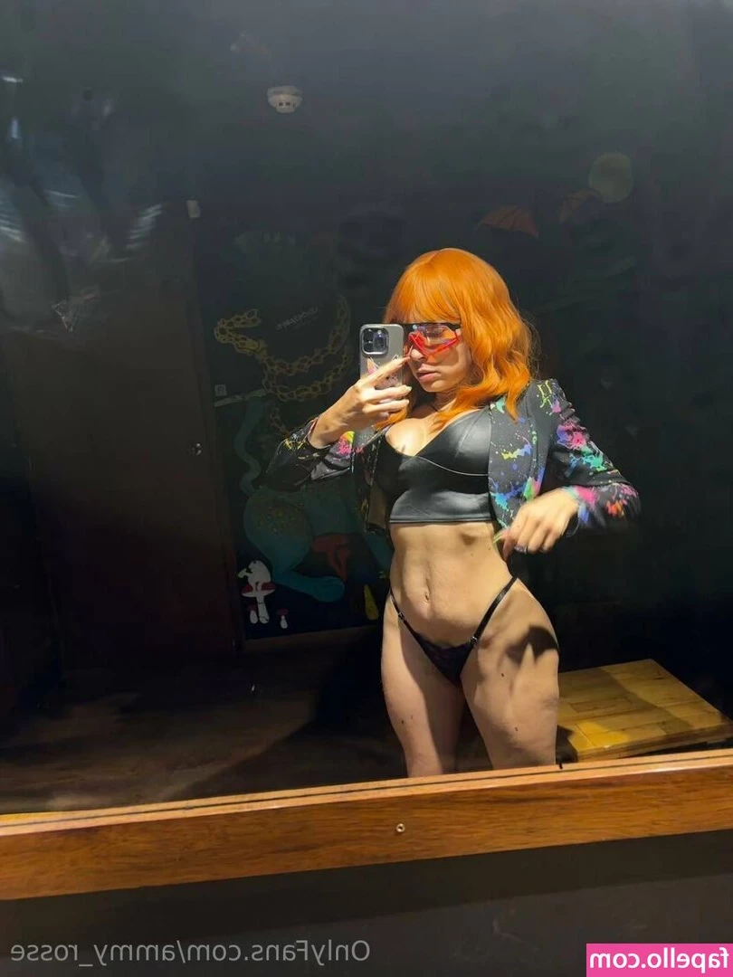 ammy_rosse [ ammy-rosse ] - When you bend over  amp  your leggings rip from your pussy to your ass