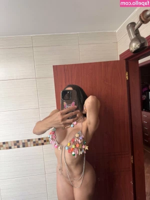 ammy_rosse [ ammy-rosse ] - It's so sexy when skin has an even, bronze tan... You agree with me?