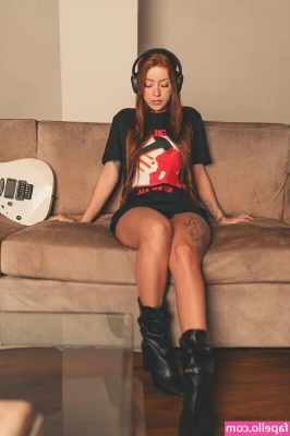 sara_apolloo [ sara-apolloo-1 ] - First time getting spanked. Guess that means I’m still on the