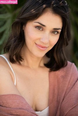 Monica Ruiz [ monica-ruiz ] - I love playing with this thing