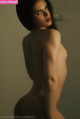 elvirarelv - Shaking my asssss