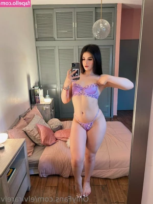 elvirarelv - Do you like your bitches thick???