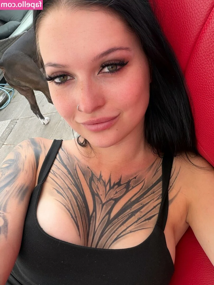 shut.uphooker [ shut-uphooker ] - There’s a new video in your inboxes! Please cum in me baby 🥵💦