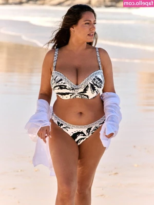 Kelly Brook [ kelly-brook ] - Let's see what you've got 👀