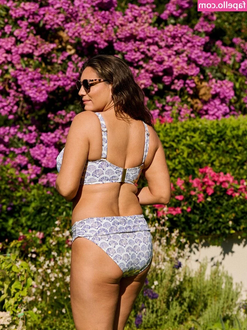 Kelly Brook [ kelly-brook ] - Something new?