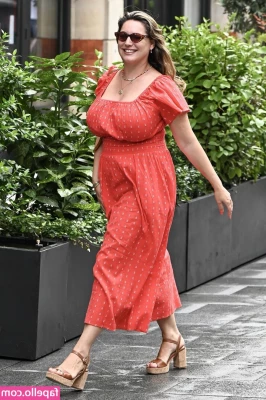 Kelly Brook [ kelly-brook ] - This is sexy in so many different levels! Isso é sexy de vários