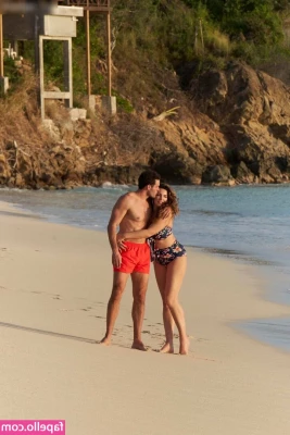 Kelly Brook [ kelly-brook ] - I left a surprise for you in your inbox 📨