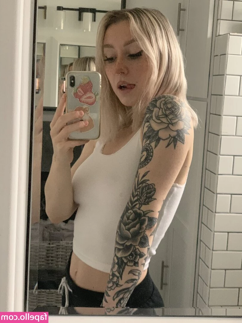 Hanner - Miss me? Onlyfans.com/shy_trans
