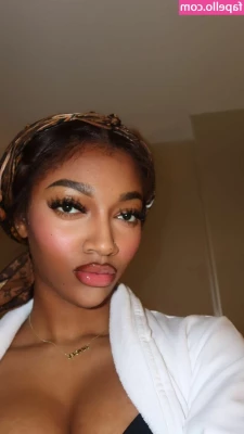 Angel Reese [ angel-reese ] - So I ve been wanting to show my face on here bc I just look a pretty