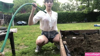 Lena Anderson [ lena-anderson ] - Sending you a video of me bobbing about in these look in your messages