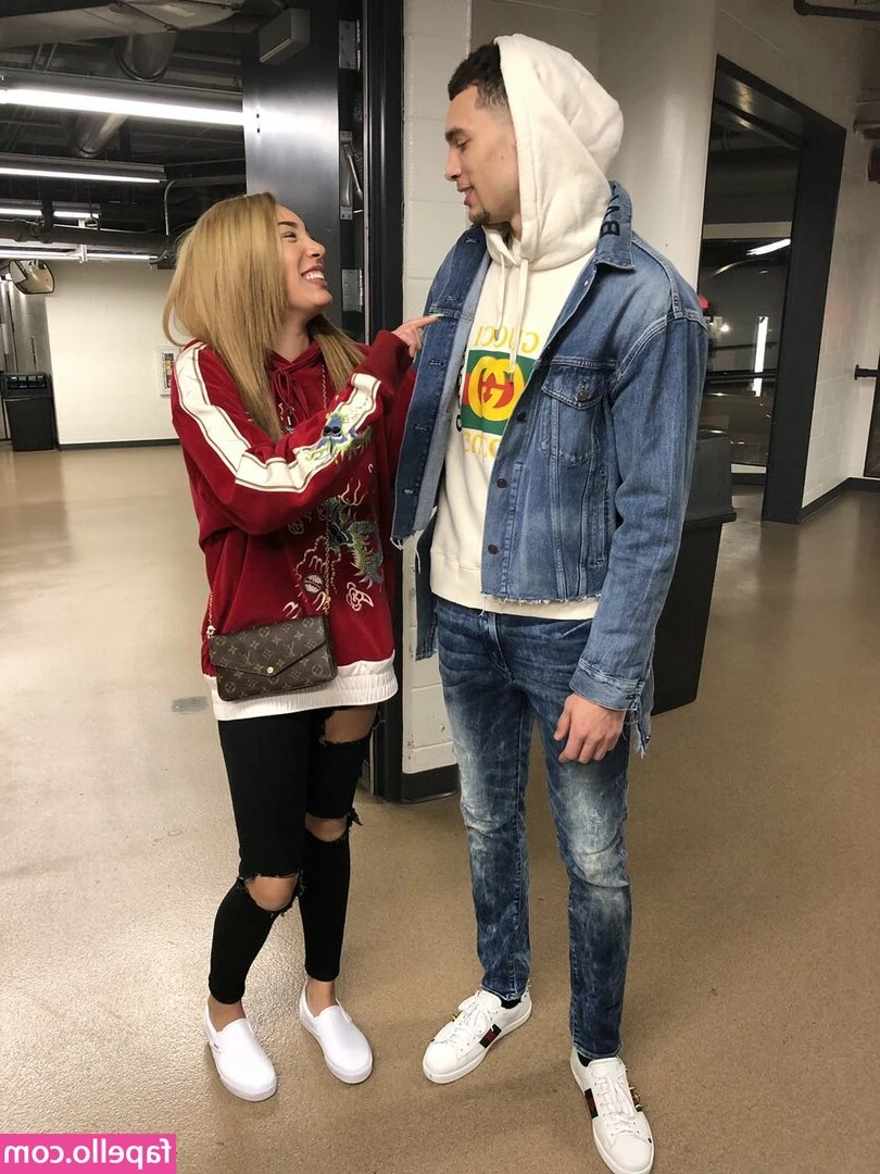camrynlavine - Drink with friends, lot of cum 😈🔥💦💦 (Video 7min)