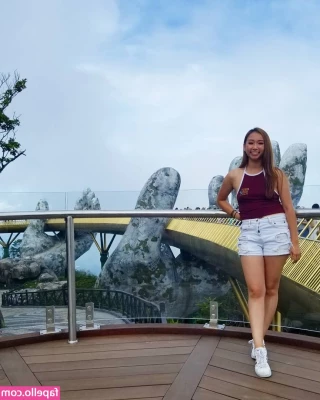 Sophia Phan [ sophia-phan ] - PT EN Adoro o toque aveludado das meias e a sensualidade que elas