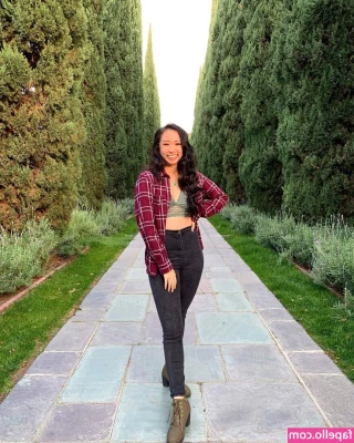 Sophia Phan [ sophia-phan ] - A little bit of booty to help make your day