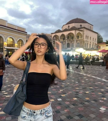 Janis - Showing off the goods 😈