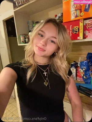 presleytaylor [ presleytaylor-3 ] - 𝐥𝐞𝐭,𝐬 𝐩𝐥𝐚𝐲 𝐰𝐢𝐭𝐡