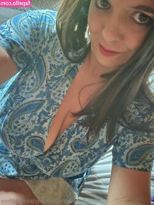 bustystclaire898free - He likes my tongue ring