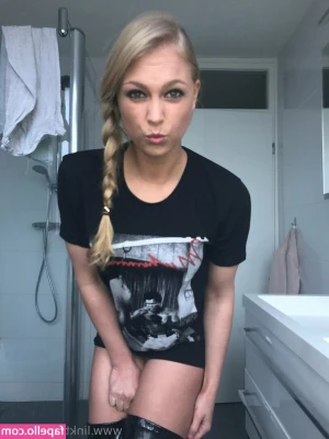 siswet19 - We have sunny weather again  So happy to be in my bikini
