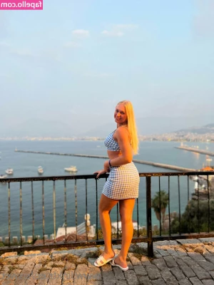siswet19 - I just got off of a long day of work and I’ve been horny all day