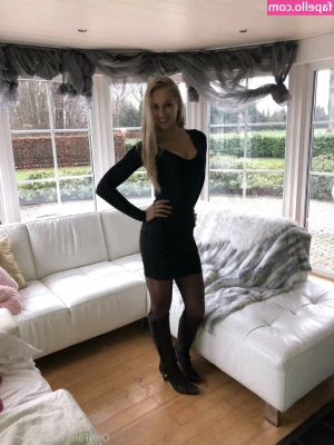 siswet19 - Who s into edging  I love my cock stroked  Lubed up with a body