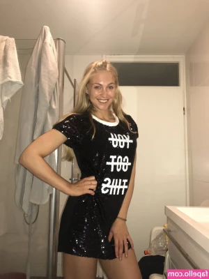 siswet19 - I'm doing a livestream tonight at 11.30!! Hope to see all of you there
